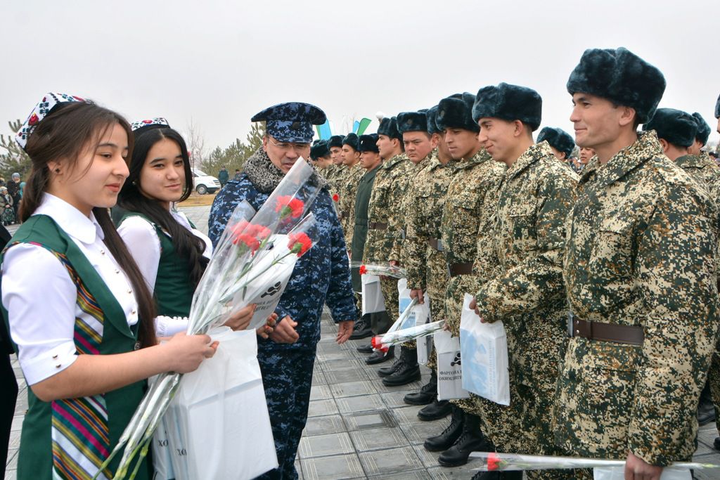 Новости узбекистана сегодня последние ташкент. 14 Января в Узбекистане. Миллий харбий. Ҳарбий аёллар. Ҳарбий унвонлар.